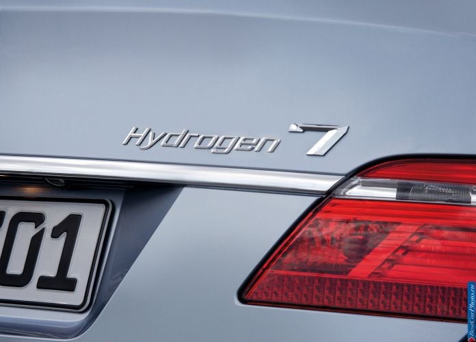 2007 BMW 7-series Hydrogen - фотография 24 из 31