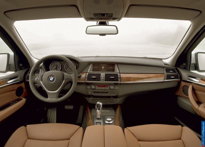 2007 BMW X5 4.8i - фотография 18 из 34