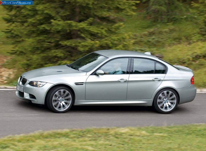 2008 BMW M3 Sedan - фотография 9 из 31