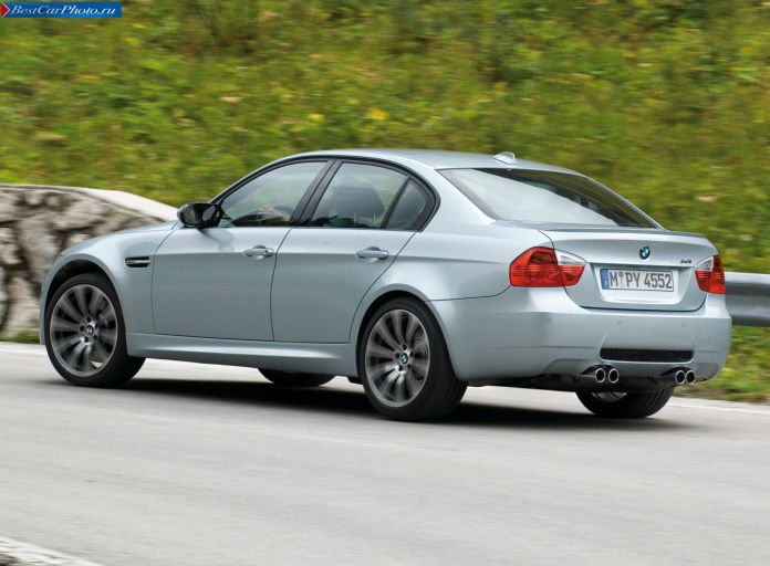 2008 BMW M3 Sedan - фотография 16 из 31