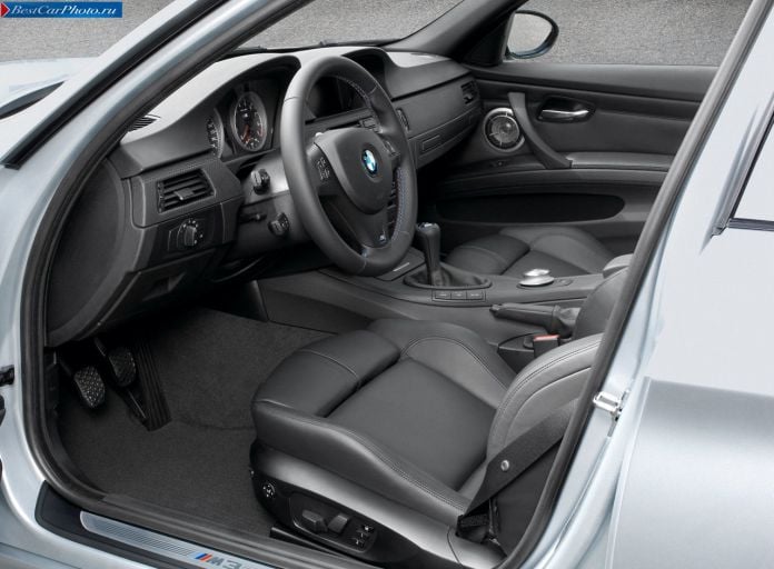 2008 BMW M3 Sedan - фотография 22 из 31