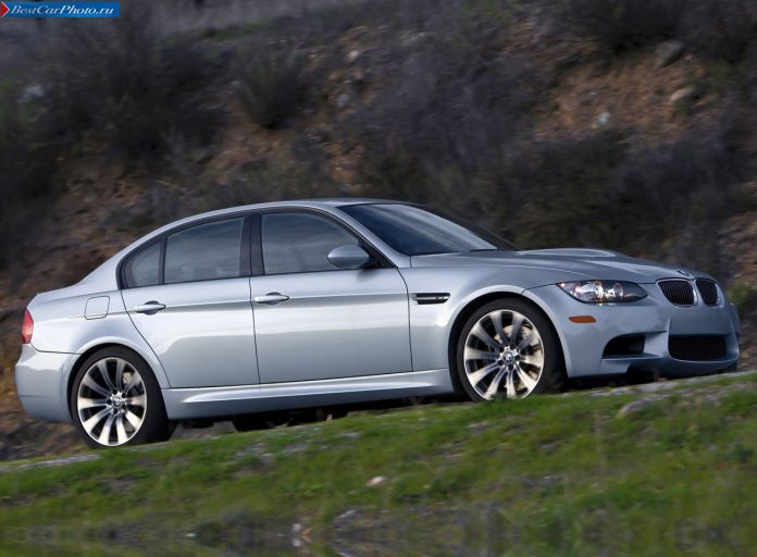 2008 BMW M3 Sedan US-version - фотография 10 из 28
