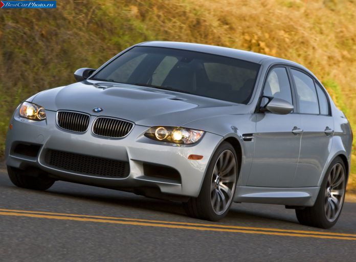 2008 BMW M3 Sedan US-version - фотография 13 из 28