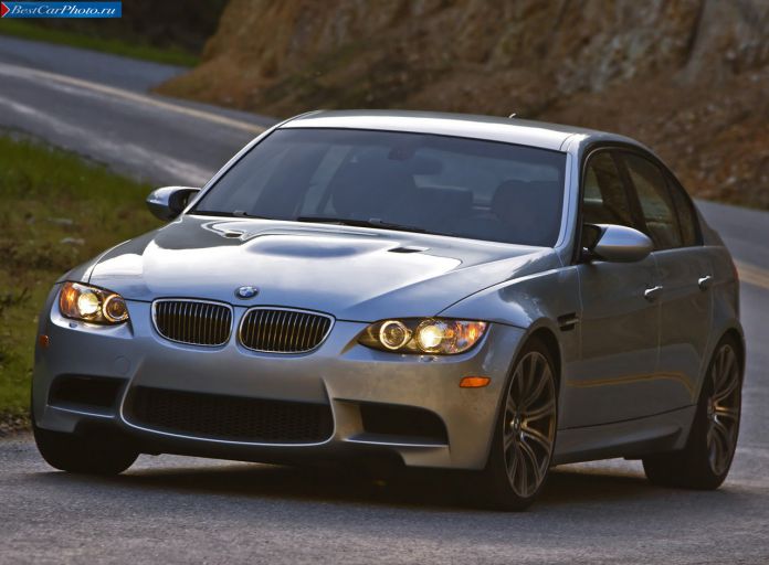 2008 BMW M3 Sedan US-version - фотография 14 из 28