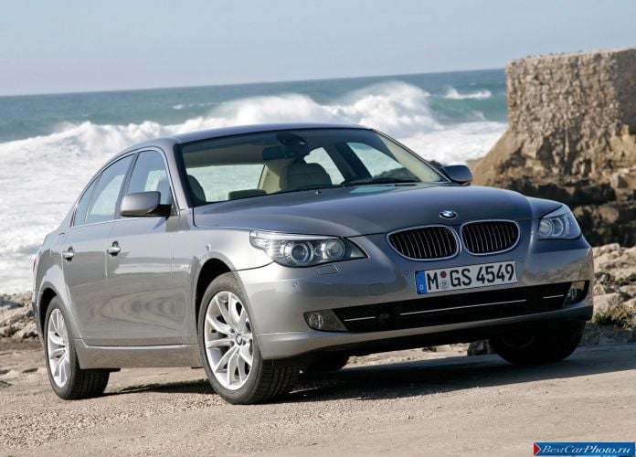 2008 BMW 530i Sedan - фотография 2 из 72