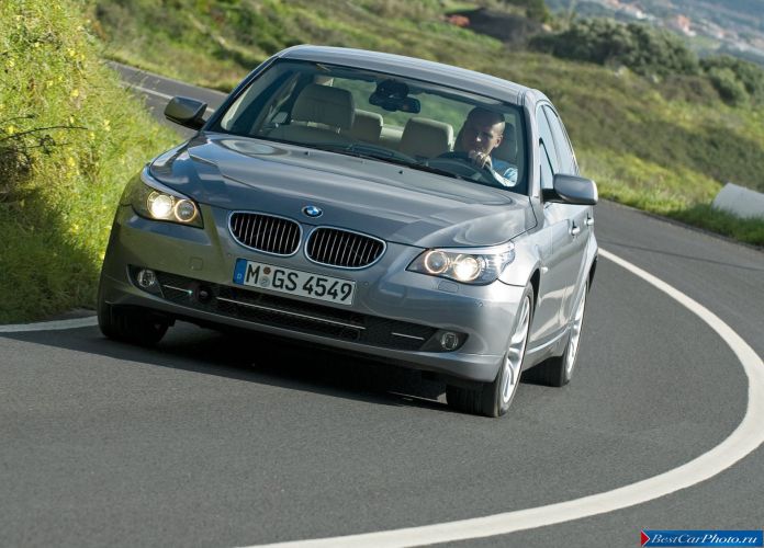 2008 BMW 530i Sedan - фотография 14 из 72