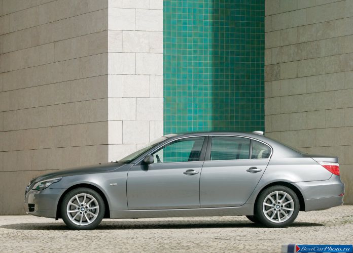 2008 BMW 530i Sedan - фотография 20 из 72