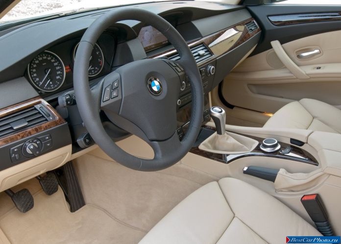 2008 BMW 530i Sedan - фотография 41 из 72
