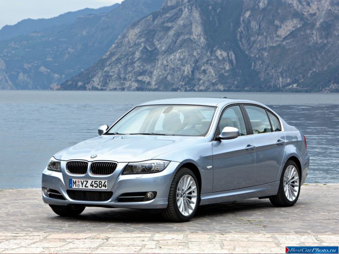 2009 BMW 3-series Sedan - фотография 1 из 33