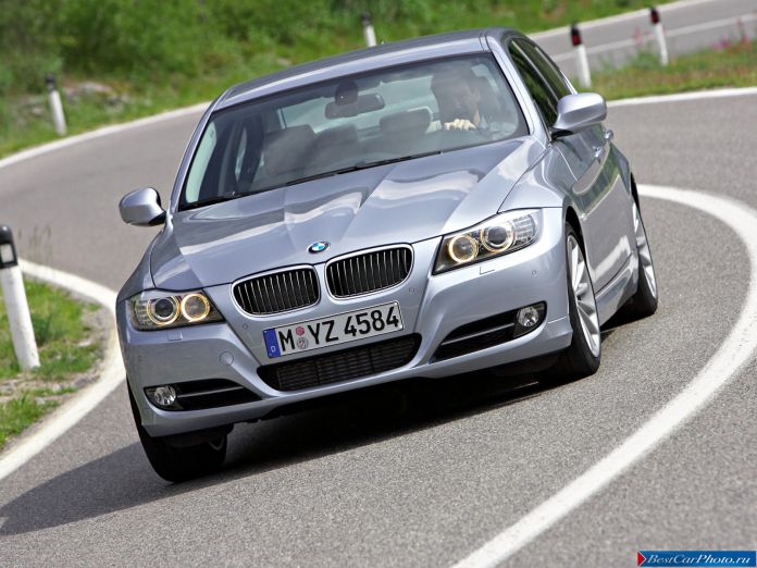 2009 BMW 3-series Sedan - фотография 4 из 33