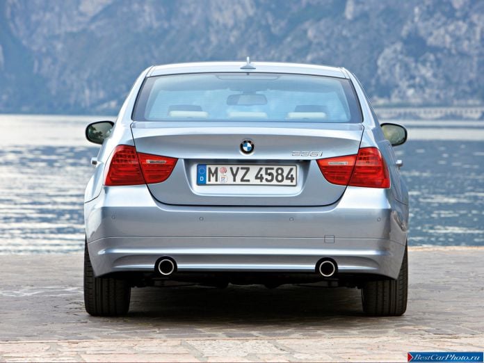 2009 BMW 3-series Sedan - фотография 6 из 33