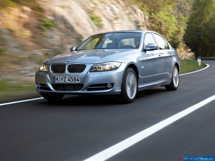 2009 BMW 3-series Sedan - фотография 10 из 33
