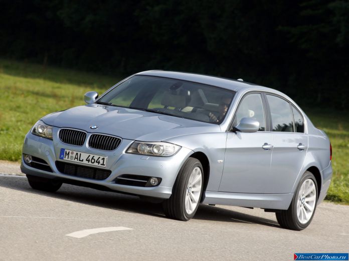 2009 BMW 3-series Sedan - фотография 13 из 33