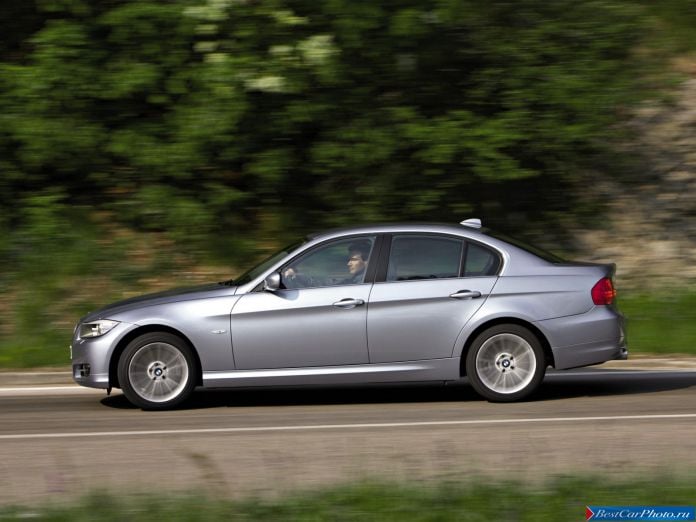 2009 BMW 3-series Sedan - фотография 20 из 33