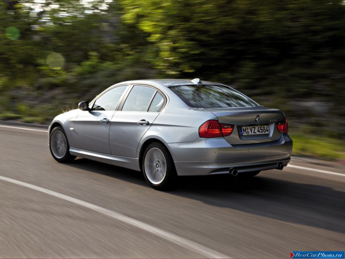 2009 BMW 3-series Sedan - фотография 21 из 33