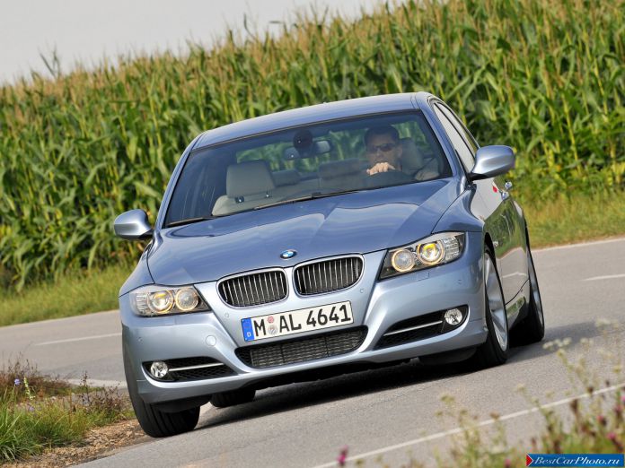 2009 BMW 3-series Sedan - фотография 22 из 33