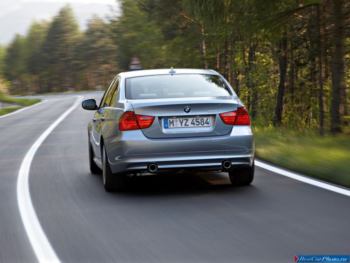 2009 BMW 3-series Sedan - фотография 30 из 33