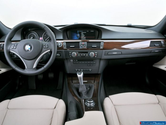 2009 BMW 3-series Sedan - фотография 31 из 33