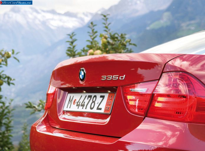 2009 BMW 335d Sedan blueperformance - фотография 30 из 34