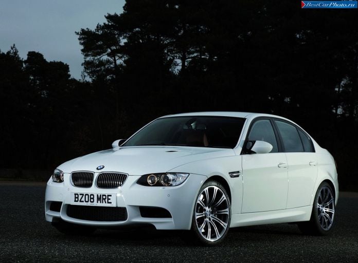 2009 BMW M3 Sedan UK-version - фотография 1 из 14