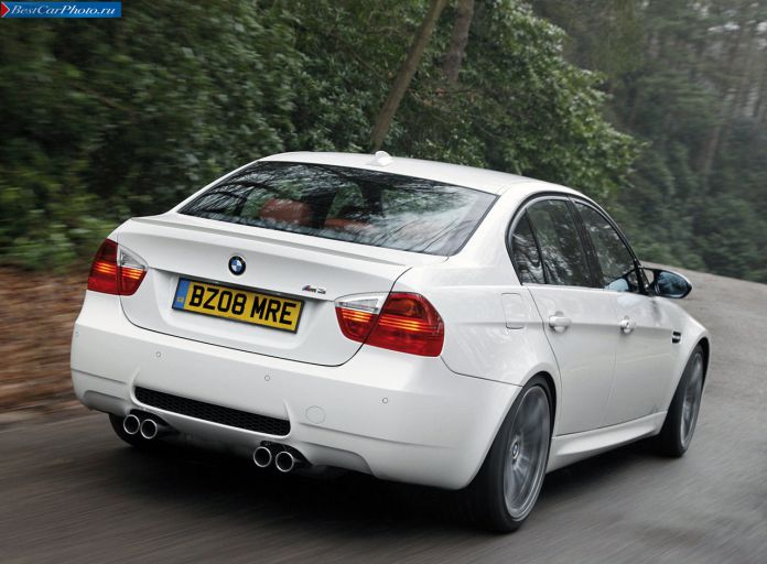 2009 BMW M3 Sedan UK-version - фотография 10 из 14