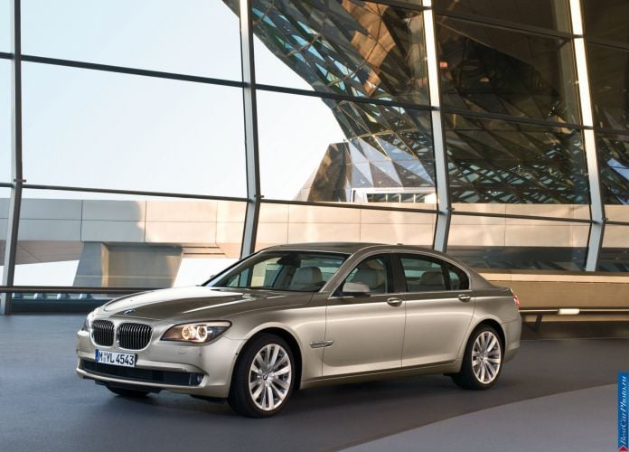 2009 BMW 7-series - фотография 4 из 51