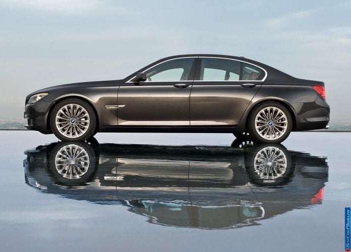 2009 BMW 7-series - фотография 16 из 51