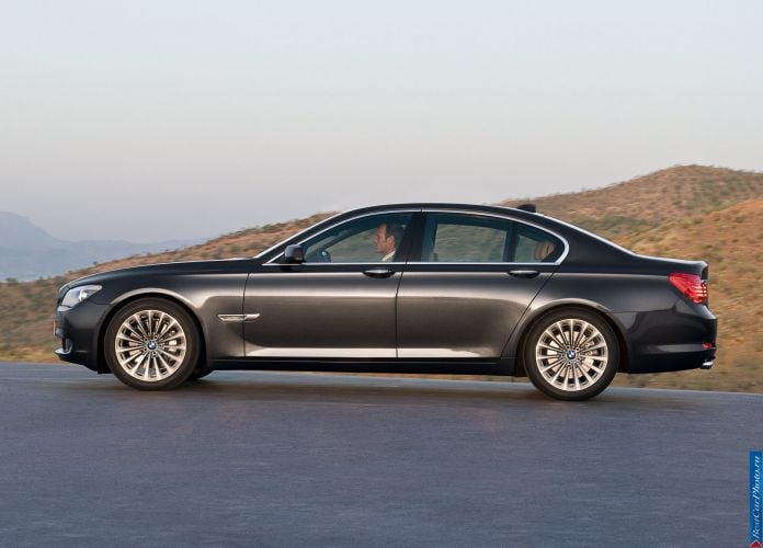 2009 BMW 7-series - фотография 17 из 51