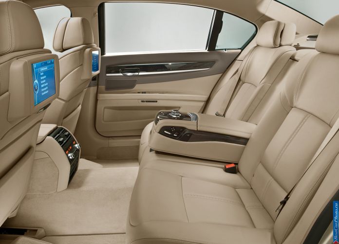 2009 BMW 7-series - фотография 30 из 51