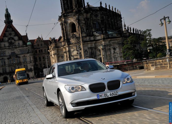 2009 BMW 730d - фотография 15 из 81 2009 BMW 730d - фотография 15 из 81