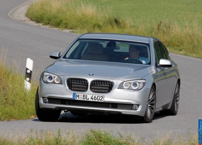 2009 BMW 730d - фотография 18 из 81