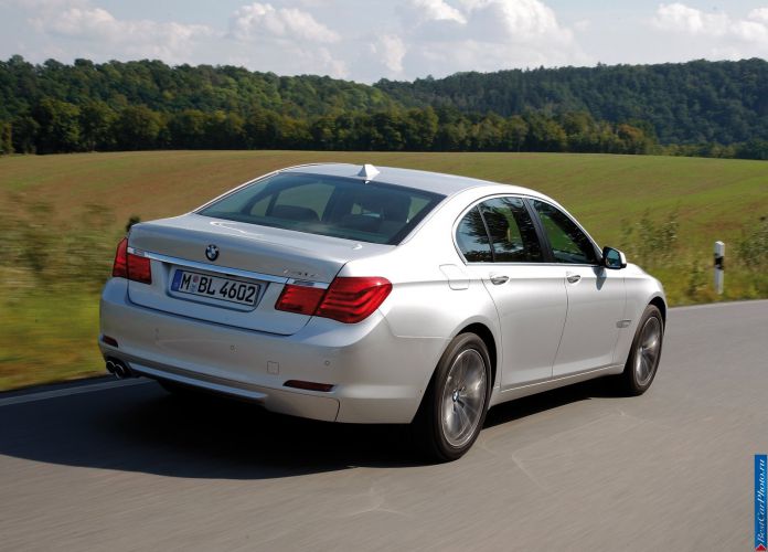 2009 BMW 730d - фотография 43 из 81