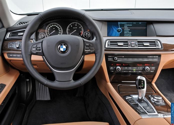2009 BMW 730d - фотография 56 из 81 2009 BMW 730d - фотография 56 из 81