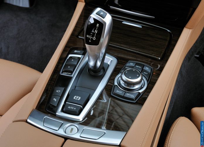 2009 BMW 730d - фотография 60 из 81