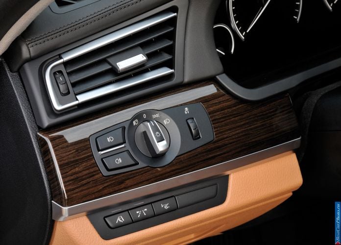 2009 BMW 730d - фотография 61 из 81 2009 BMW 730d - фотография 61 из 81