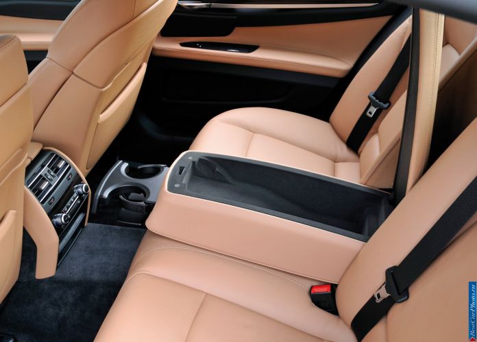 2009 BMW 730d - фотография 64 из 81