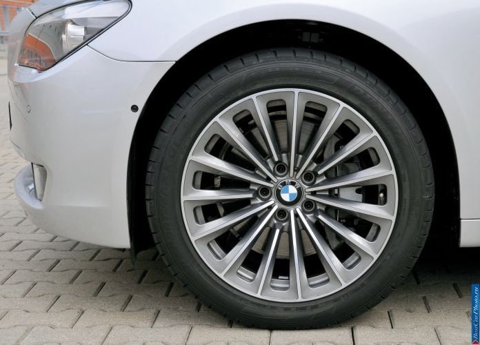 2009 BMW 730d - фотография 73 из 81