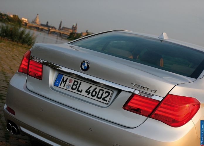 2009 BMW 730d - фотография 74 из 81