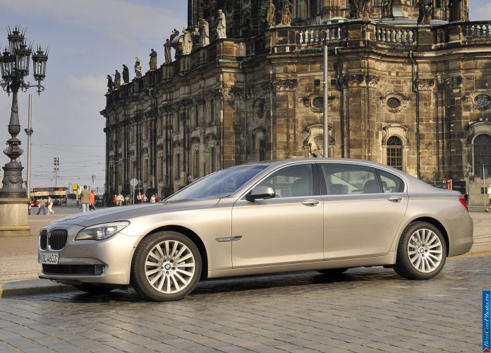 2009 BMW 750Li - фотография 4 из 98 2009 BMW 750Li - фотография 4 из 98