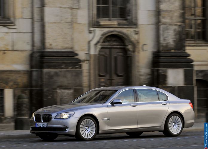 2009 BMW 750Li - фотография 8 из 98