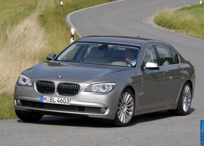 2009 BMW 750Li - фотография 16 из 98 2009 BMW 750Li - фотография 16 из 98