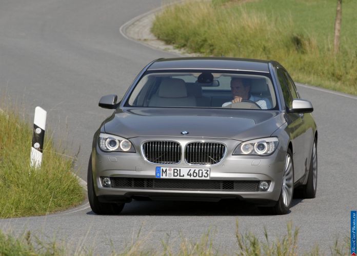 2009 BMW 750Li - фотография 23 из 98 2009 BMW 750Li - фотография 23 из 98