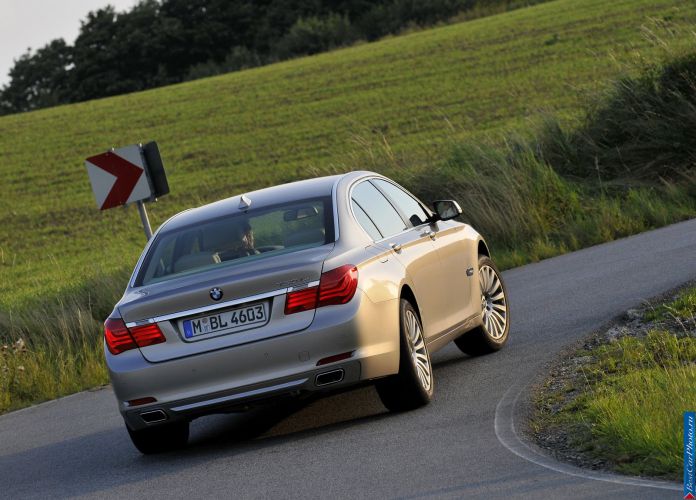 2009 BMW 750Li - фотография 37 из 98 2009 BMW 750Li - фотография 37 из 98