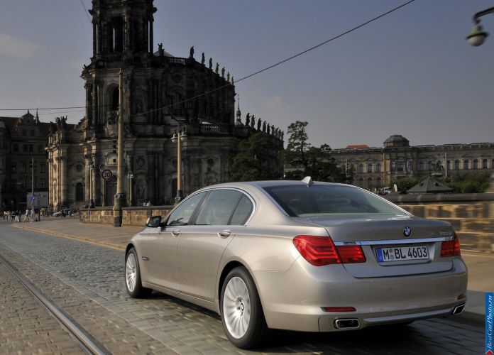 2009 BMW 750Li - фотография 38 из 98 2009 BMW 750Li - фотография 38 из 98