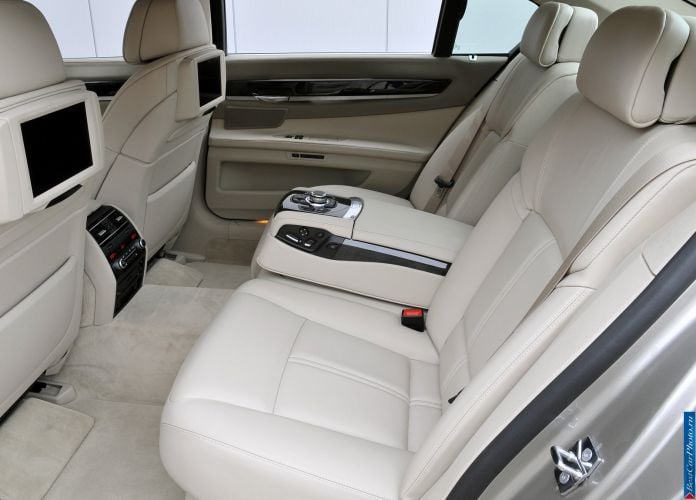2009 BMW 750Li - фотография 68 из 98 2009 BMW 750Li - фотография 68 из 98