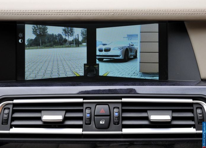 2009 BMW 750Li - фотография 81 из 98
