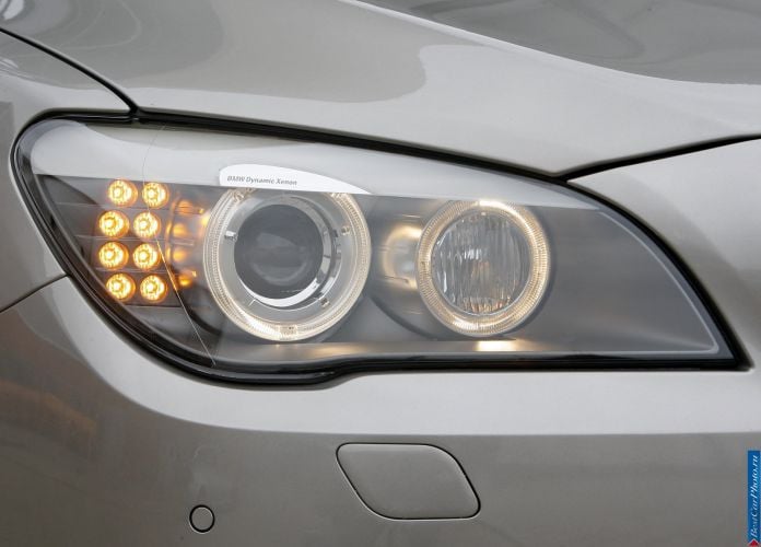 2009 BMW 750Li - фотография 87 из 98
