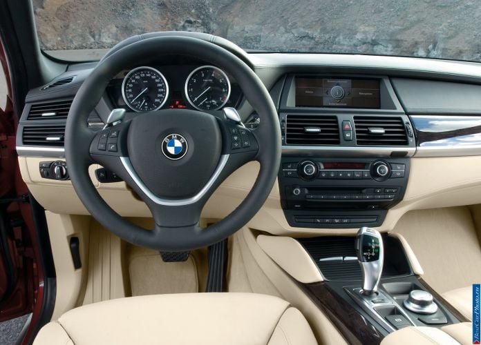 2009 BMW X6 - фотография 30 из 45
