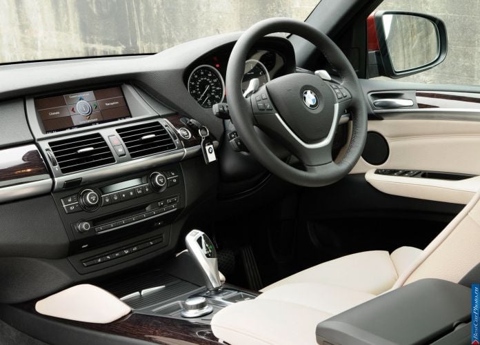 2009 BMW X6 UK Version - фотография 13 из 19 2009 BMW X6 UK Version - фотография 13 из 19