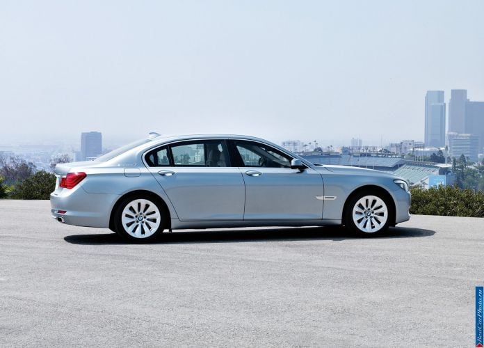 2010 BMW 7-series ActiveHybrid - фотография 7 из 24 2010 BMW 7-series ActiveHybrid - фотография 7 из 24